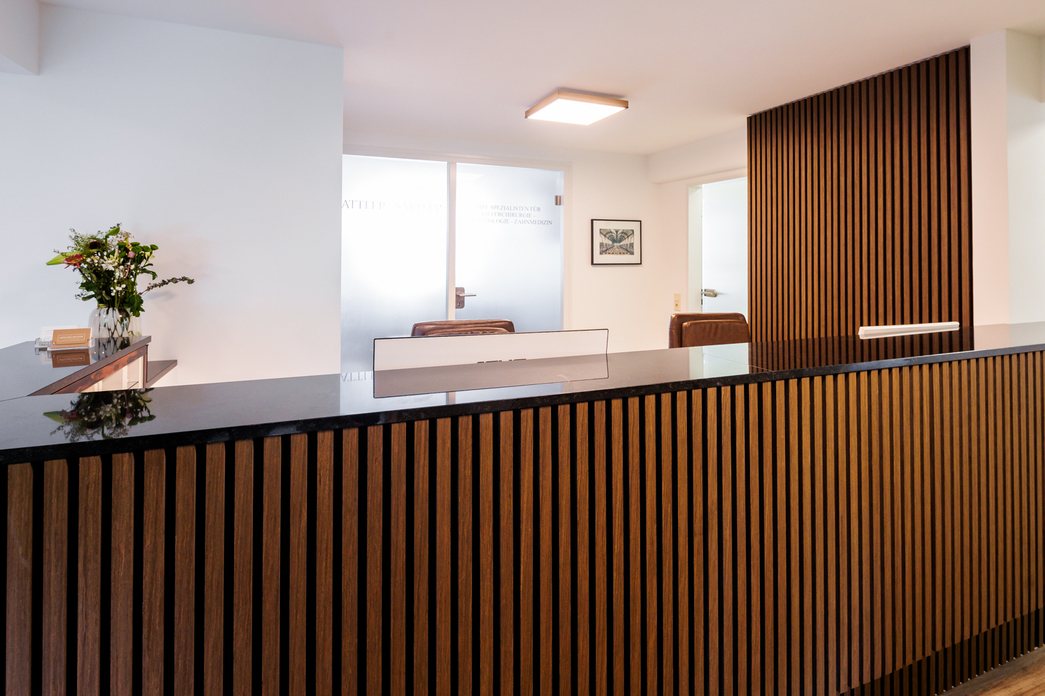 Praxisansicht Rezeption | Fachzahnarzt für Oralchirurgie in Marl